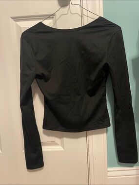 Women’s Black Long Sleeve back  Scoop Top